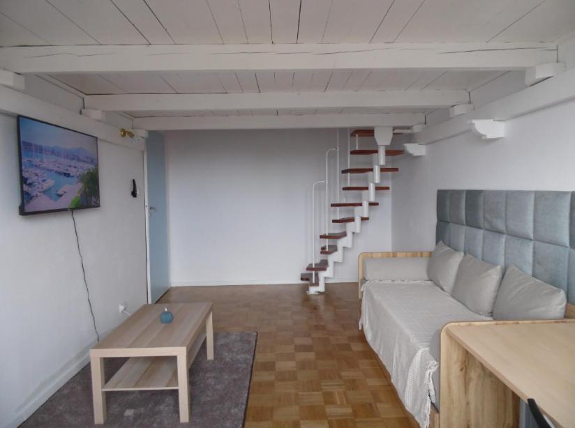 Mezzanine Appartment Вроцлав Екстериор снимка