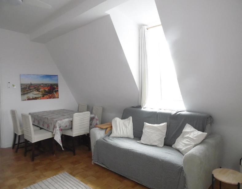 Mezzanine Appartment Вроцлав Екстериор снимка